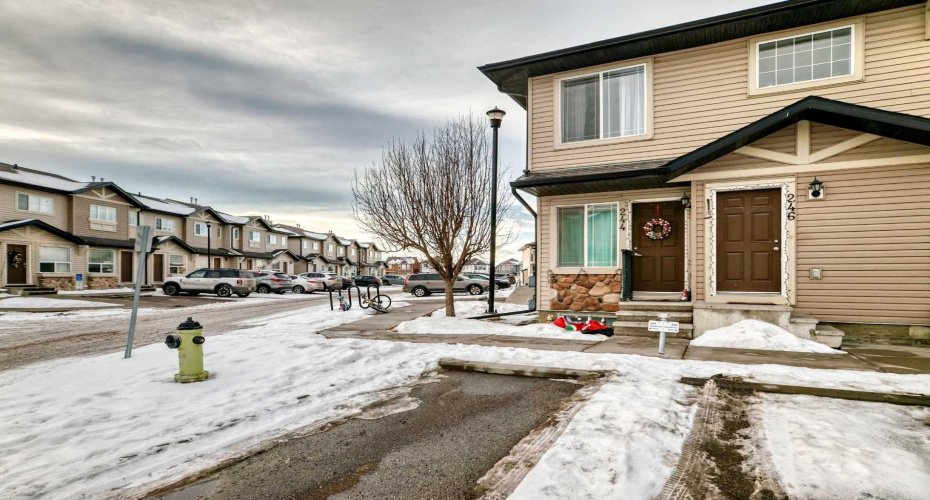 244 Saddlebrook Point, Calgary, Alberta T3J0G5, 2 Bedrooms Bedrooms, ,2 BathroomsBathrooms,Residential,For Sale,Saddlebrook,A2306988