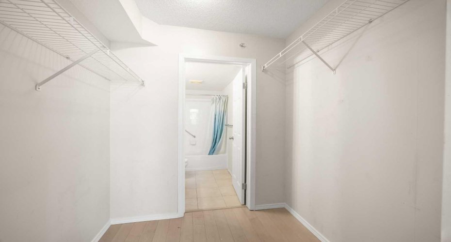 1121 6 Avenue, Calgary, Alberta T2P 5J4, 2 Bedrooms Bedrooms, ,2 BathroomsBathrooms,Residential,For Sale,6,A2307048