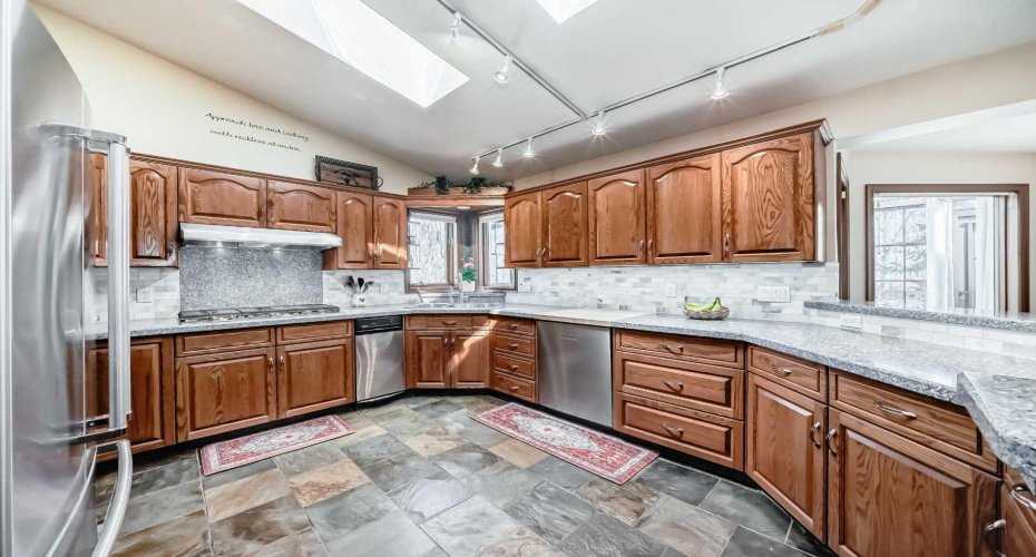 29 Deer River Green, Calgary, Alberta T2J7A2, 4 Bedrooms Bedrooms, ,4 BathroomsBathrooms,Residential,For Sale,Deer River,A2307056