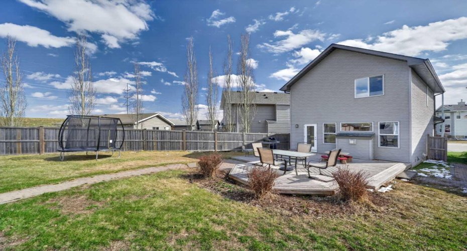 78 Cranberry Close, Calgary, Alberta T3M 0B4, 3 Bedrooms Bedrooms, ,3 BathroomsBathrooms,Residential,For Sale,Cranberry,A2307061