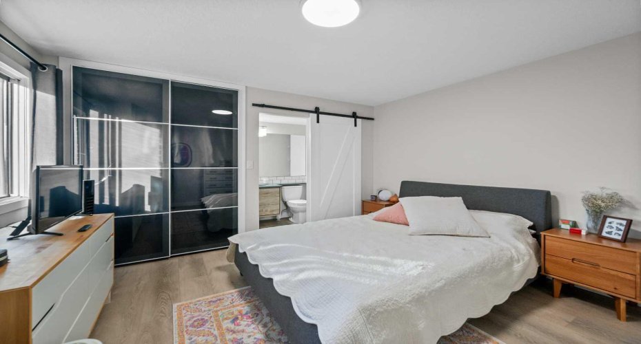 1208 14 Avenue, Calgary, Alberta T3C 0V9, 2 Bedrooms Bedrooms, ,2 BathroomsBathrooms,Residential,For Sale,14,A2307072
