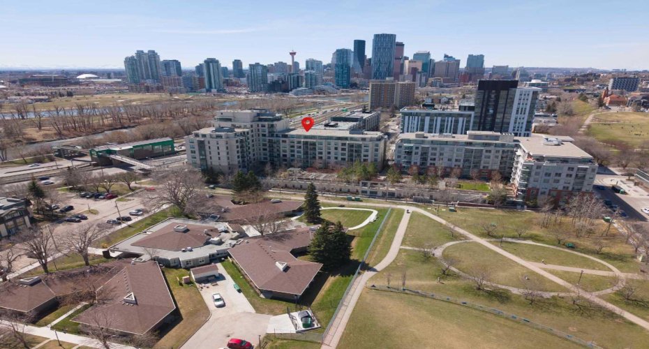 38 9 Street, Calgary, Alberta T2E 7X9, 2 Bedrooms Bedrooms, ,2 BathroomsBathrooms,Residential,For Sale,9,A2307079