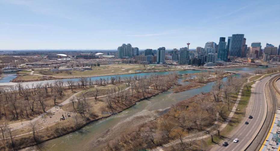 38 9 Street, Calgary, Alberta T2E 7X9, 2 Bedrooms Bedrooms, ,2 BathroomsBathrooms,Residential,For Sale,9,A2307079