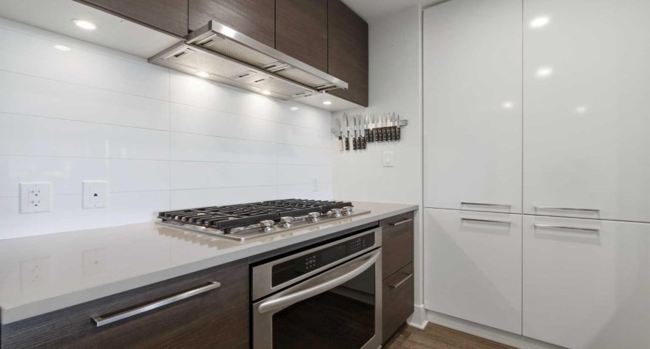 38 9 Street, Calgary, Alberta T2E 7X9, 2 Bedrooms Bedrooms, ,2 BathroomsBathrooms,Residential,For Sale,9,A2307079