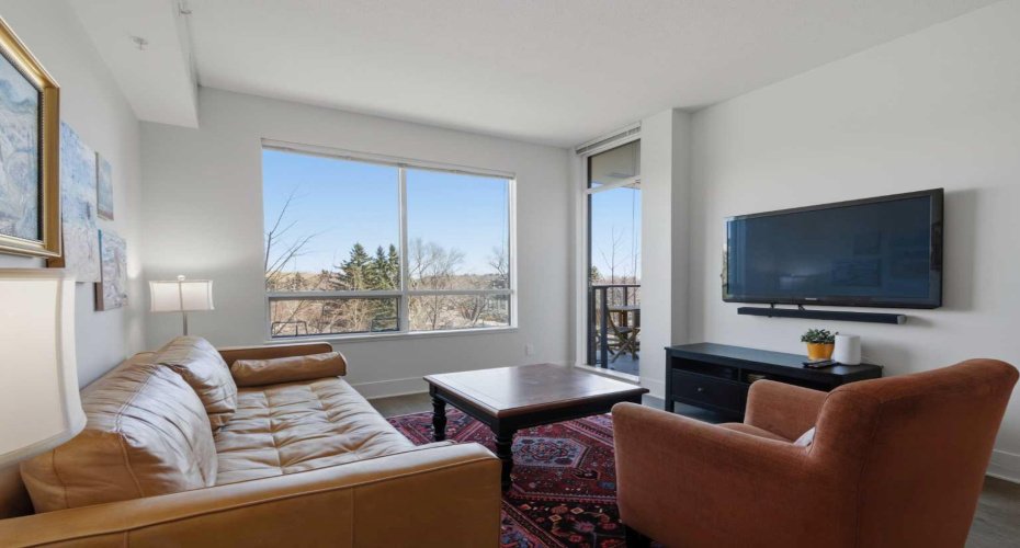 38 9 Street, Calgary, Alberta T2E 7X9, 2 Bedrooms Bedrooms, ,2 BathroomsBathrooms,Residential,For Sale,9,A2307079