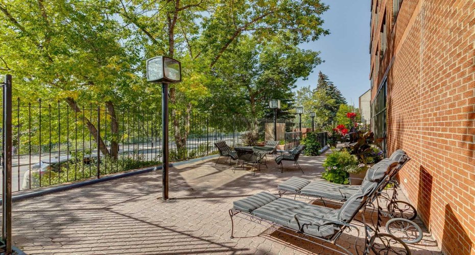 318 26 Avenue, Calgary, Alberta T2S 2T9, 1 Bedroom Bedrooms, ,2 BathroomsBathrooms,Residential,For Sale,26,A2307098