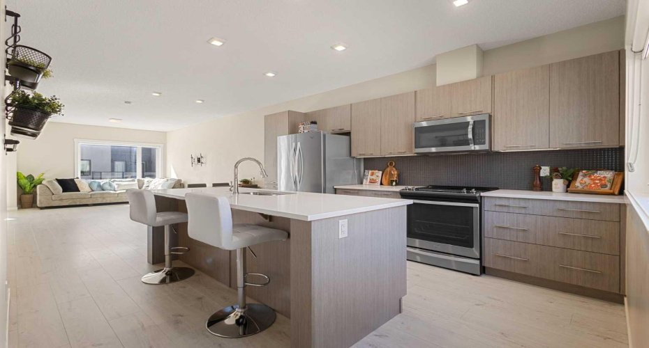 218 Sherwood, Calgary, Alberta T3R0Y2, 2 Bedrooms Bedrooms, ,2 BathroomsBathrooms,Residential,For Sale,Sherwood,A2307105