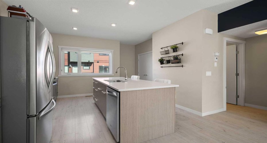 218 Sherwood, Calgary, Alberta T3R0Y2, 2 Bedrooms Bedrooms, ,2 BathroomsBathrooms,Residential,For Sale,Sherwood,A2307105