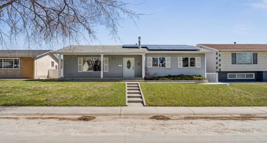 320 Whiteview Road, Calgary, Alberta T1Y 1P8, 5 Bedrooms Bedrooms, ,3 BathroomsBathrooms,Residential,For Sale,Whiteview,A2307123