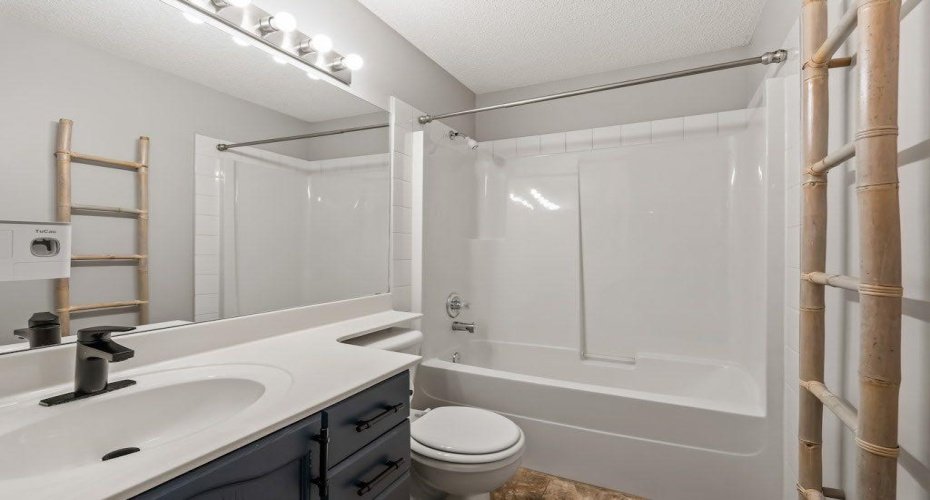 914 20 Street, Calgary, Alberta T2G 5P5, 2 Bedrooms Bedrooms, ,2 BathroomsBathrooms,Residential,For Sale,20,A2307143