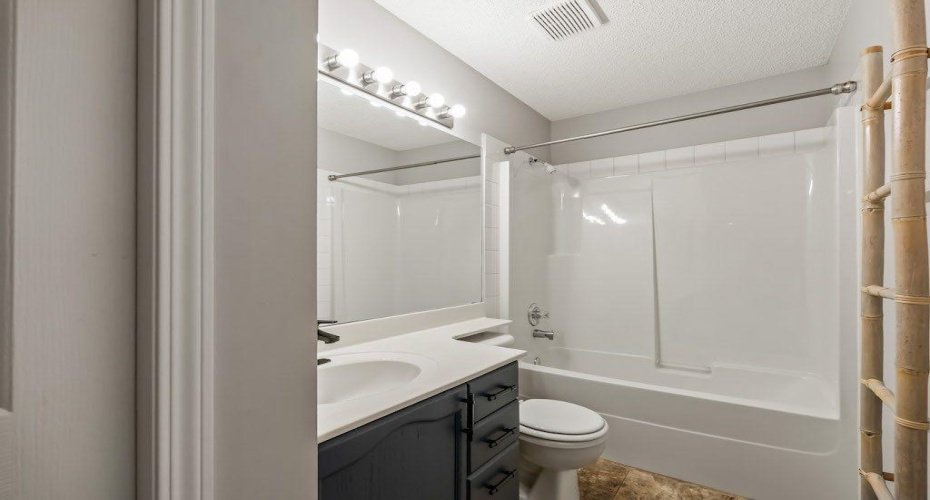914 20 Street, Calgary, Alberta T2G 5P5, 2 Bedrooms Bedrooms, ,2 BathroomsBathrooms,Residential,For Sale,20,A2307143