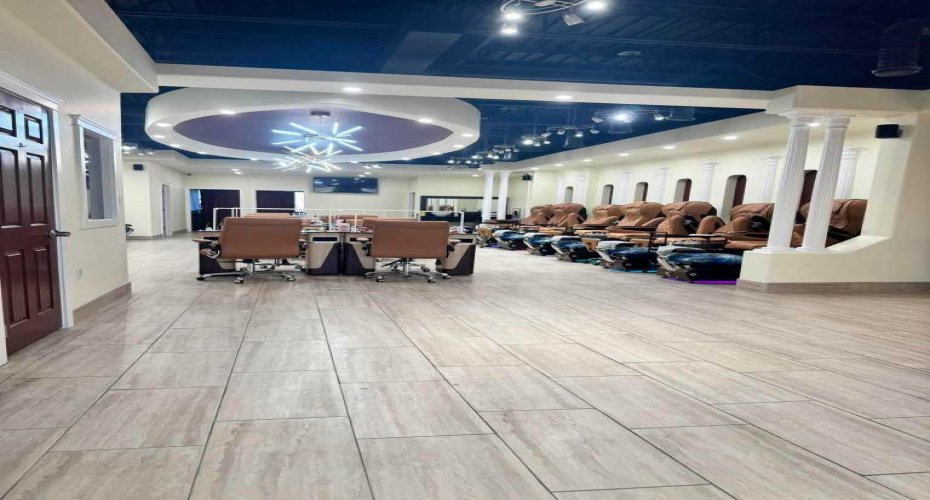Calgary, Alberta, ,Commercial,For Lease,A2307218