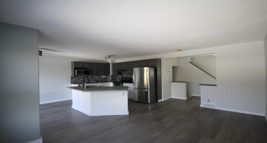 309 Bridleridge Way, Calgary, Alberta T2Y 4M5, 3 Bedrooms Bedrooms, ,2 BathroomsBathrooms,Residential,For Sale,Bridleridge,A2303250
