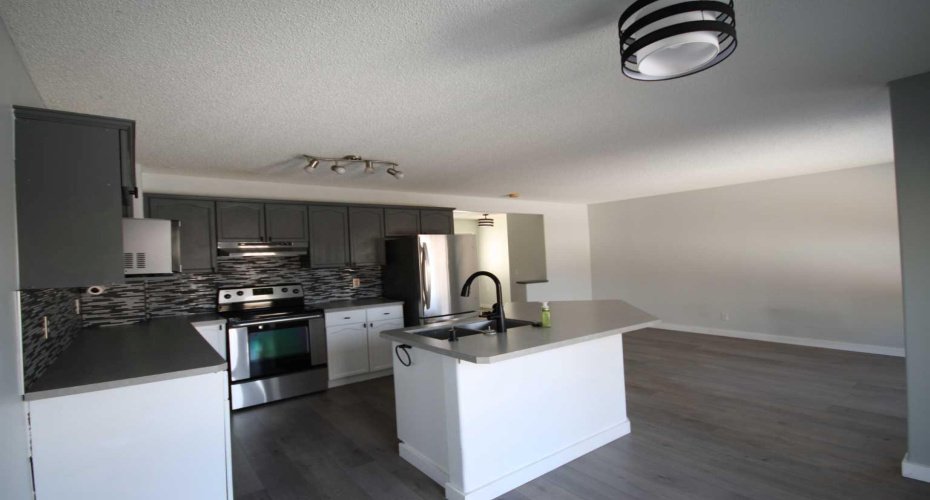 309 Bridleridge Way, Calgary, Alberta T2Y 4M5, 3 Bedrooms Bedrooms, ,2 BathroomsBathrooms,Residential,For Sale,Bridleridge,A2303250