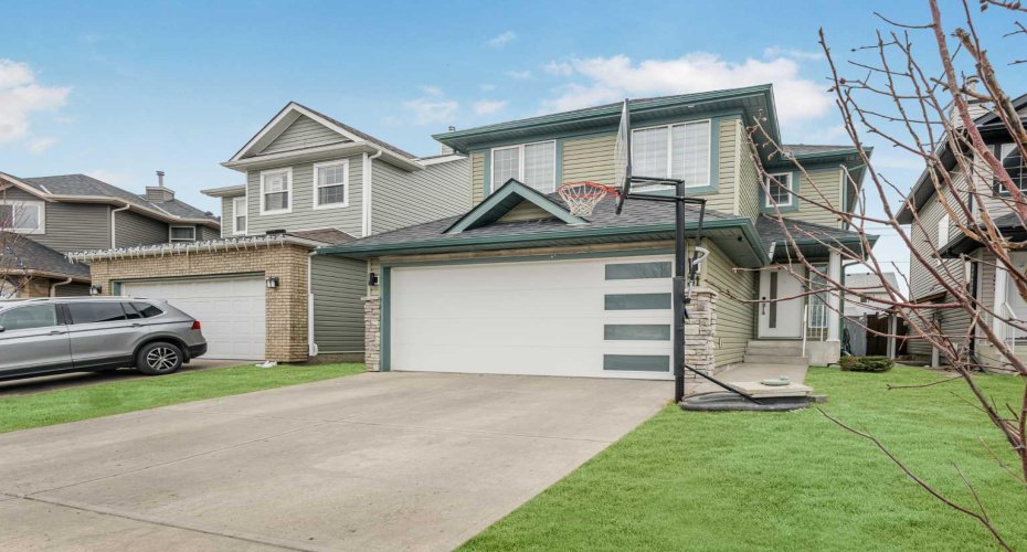 31 Saddleback Way, Calgary, Alberta T3J 4K4, 4 Bedrooms Bedrooms, ,4 BathroomsBathrooms,Residential,For Sale,Saddleback,A2307045