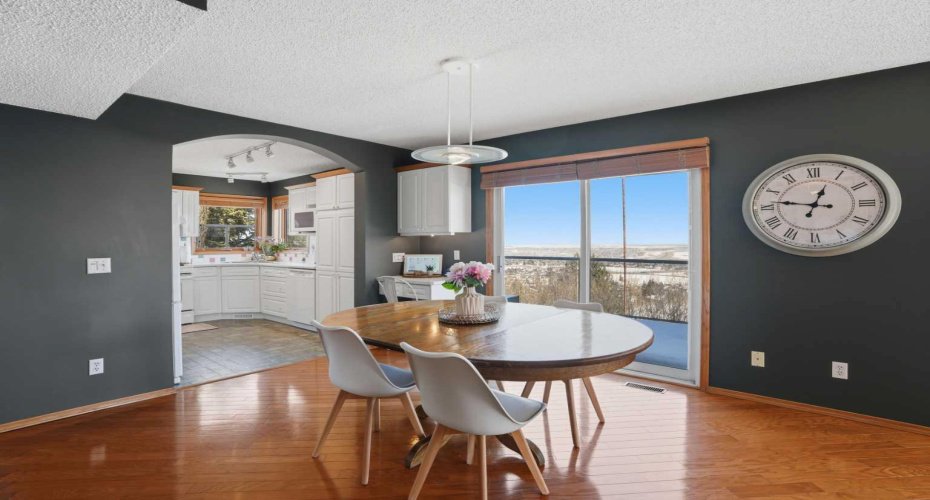 131 Edgebrook Circle, Calgary, Alberta T3A5A4, 6 Bedrooms Bedrooms, ,4 BathroomsBathrooms,Residential,For Sale,Edgebrook,A2307270