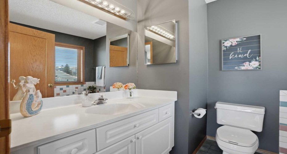 131 Edgebrook Circle, Calgary, Alberta T3A5A4, 6 Bedrooms Bedrooms, ,4 BathroomsBathrooms,Residential,For Sale,Edgebrook,A2307270