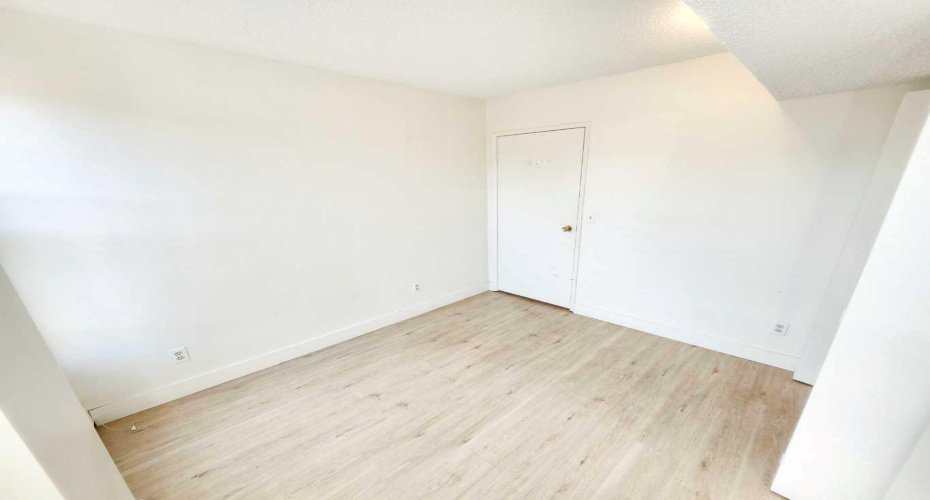 423 3 Avenue, Calgary, Alberta T2E 0H7, ,Commercial,For Sale,Bridgeland Apartments,3,A2307281
