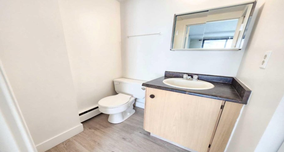 423 3 Avenue, Calgary, Alberta T2E 0H7, ,Commercial,For Sale,Bridgeland Apartments,3,A2307281