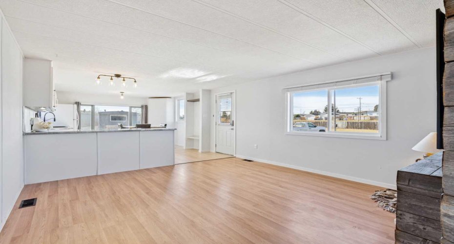 6220 17 Avenue, Calgary, Alberta T2A7H4, 3 Bedrooms Bedrooms, ,1 BathroomBathrooms,Mobile,For Sale,17,A2307288