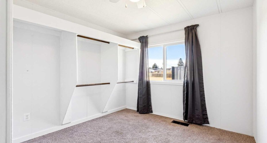 6220 17 Avenue, Calgary, Alberta T2A7H4, 3 Bedrooms Bedrooms, ,1 BathroomBathrooms,Mobile,For Sale,17,A2307288
