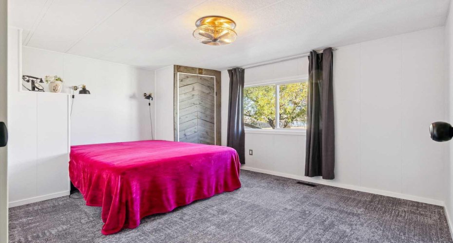 6220 17 Avenue, Calgary, Alberta T2A7H4, 3 Bedrooms Bedrooms, ,1 BathroomBathrooms,Mobile,For Sale,17,A2307288
