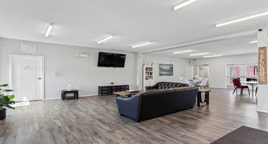 6220 17 Avenue, Calgary, Alberta T2A7H4, 3 Bedrooms Bedrooms, ,1 BathroomBathrooms,Mobile,For Sale,17,A2307288