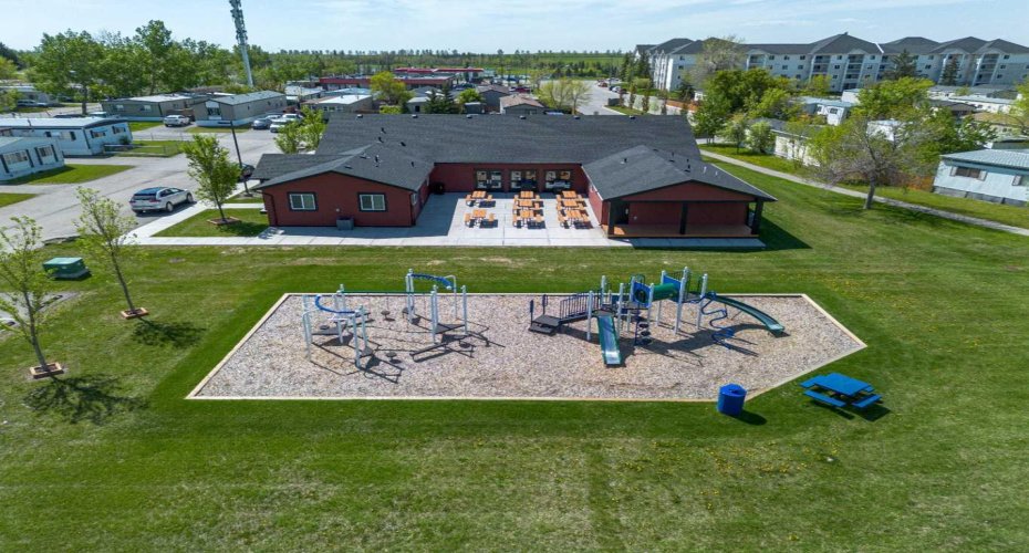 6220 17 Avenue, Calgary, Alberta T2A7H4, 3 Bedrooms Bedrooms, ,1 BathroomBathrooms,Mobile,For Sale,17,A2307288