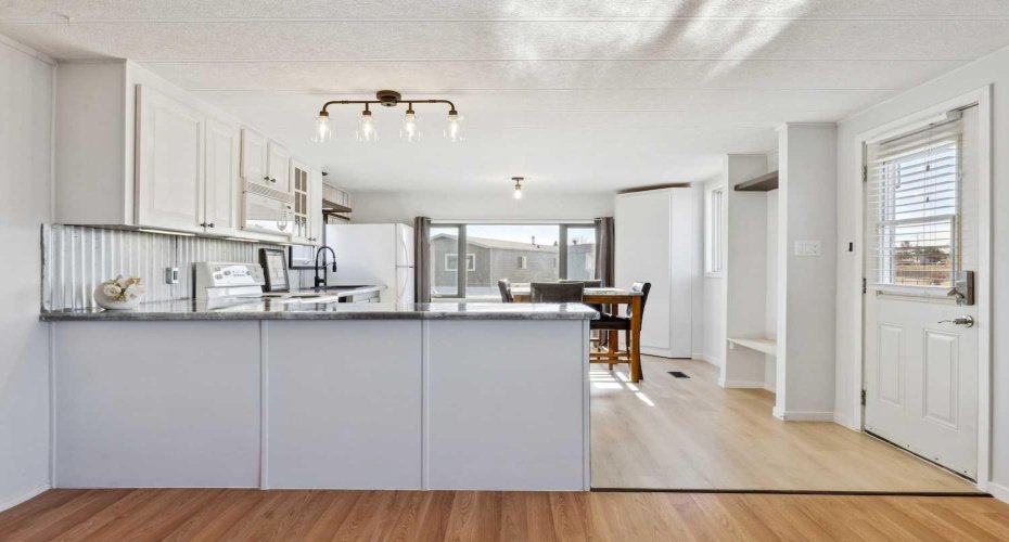 6220 17 Avenue, Calgary, Alberta T2A7H4, 3 Bedrooms Bedrooms, ,1 BathroomBathrooms,Mobile,For Sale,17,A2307288