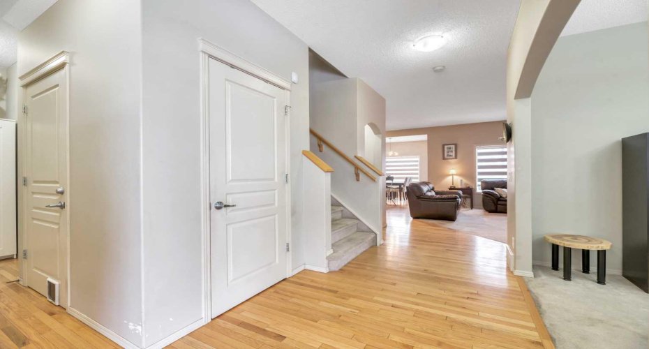 408 Rainbow Falls Way, Chestermere, Alberta T1X 1S8, 4 Bedroom Bedrooms, 0 ,4 BathroomBathrooms,Residential,For Sale,Rainbow Falls,0,A2307290
