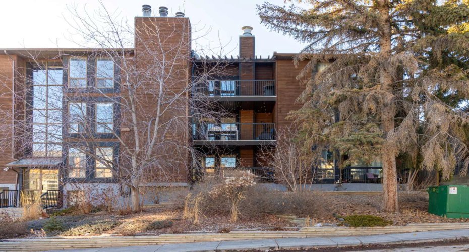2611 15A Street, Calgary, Alberta T2T 4C1, 2 Bedrooms Bedrooms, ,1 BathroomBathrooms,Residential,For Sale,15A,A2299373