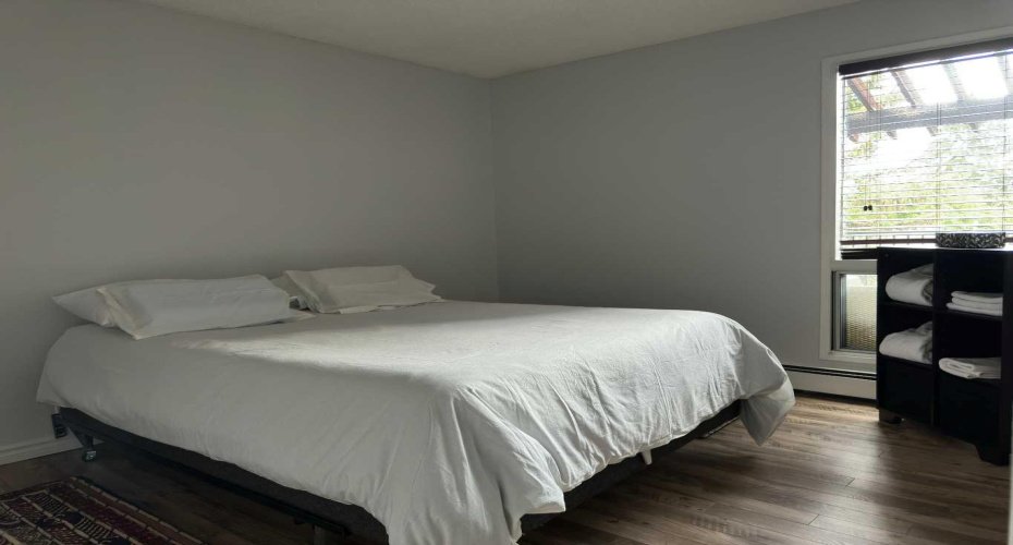 2611 15A Street, Calgary, Alberta T2T 4C1, 2 Bedrooms Bedrooms, ,1 BathroomBathrooms,Residential,For Sale,15A,A2299373