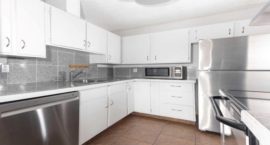 2611 15A Street, Calgary, Alberta T2T 4C1, 2 Bedrooms Bedrooms, ,1 BathroomBathrooms,Residential,For Sale,15A,A2299373