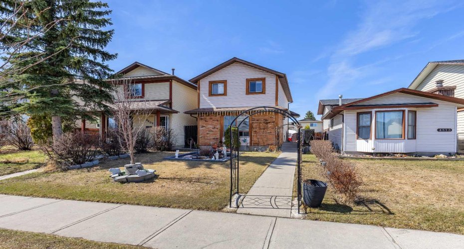 4811 60 Street, Calgary, Alberta t1y5b8, 3 Bedrooms Bedrooms, ,2 BathroomsBathrooms,Residential,For Sale,60,A2304489