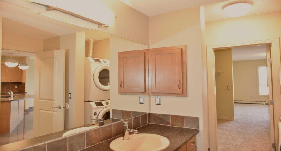 3101 34 Avenue, Calgary, Alberta T2L 2A3, 1 Bedroom Bedrooms, ,1 BathroomBathrooms,Residential,For Sale,34,A2304852