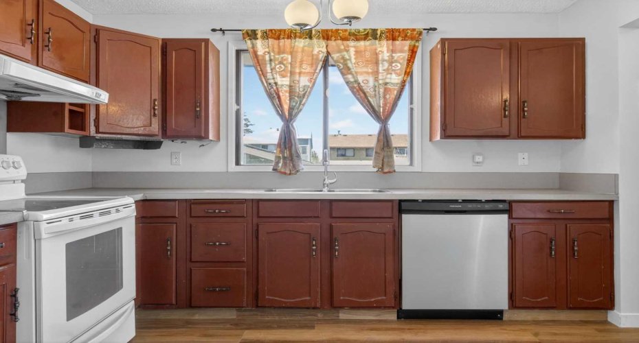 900 Abbeydale Drive, Calgary, Alberta T2A 5Y1, 4 Bedrooms Bedrooms, ,2 BathroomsBathrooms,Residential,For Sale,Abbeydale,A2307433