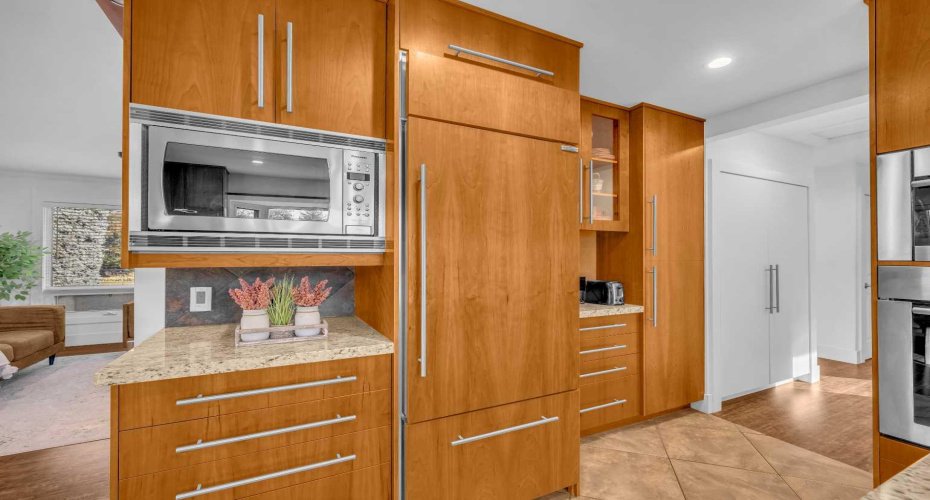 10012 Willowview Road, Calgary, Alberta T2J 1P4, 4 Bedrooms Bedrooms, ,3 BathroomsBathrooms,Residential,For Sale,Willowview,A2299459