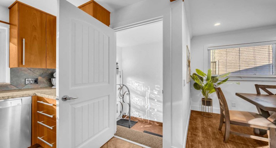 10012 Willowview Road, Calgary, Alberta T2J 1P4, 4 Bedrooms Bedrooms, ,3 BathroomsBathrooms,Residential,For Sale,Willowview,A2299459