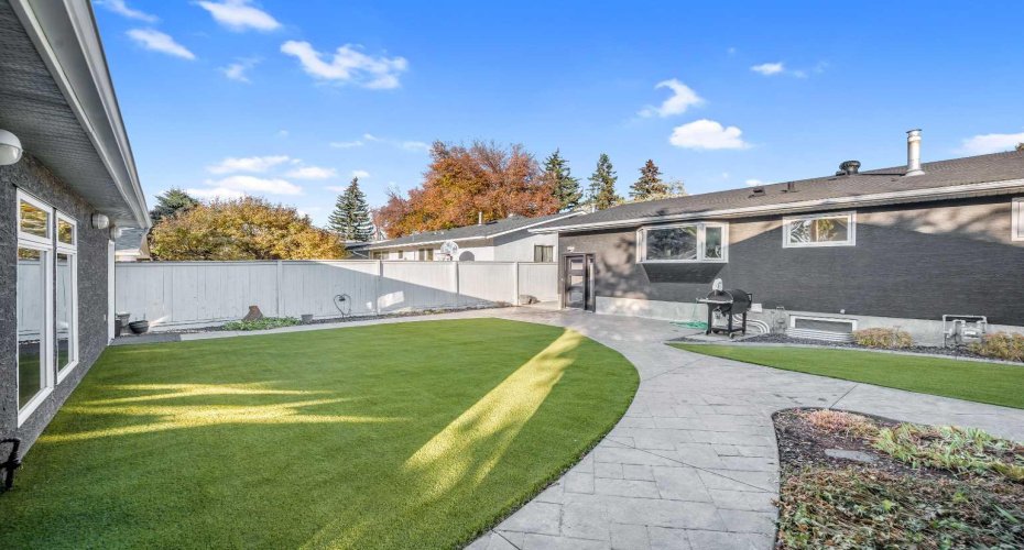 10012 Willowview Road, Calgary, Alberta T2J 1P4, 4 Bedrooms Bedrooms, ,3 BathroomsBathrooms,Residential,For Sale,Willowview,A2299459