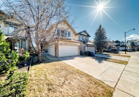 84 Cougarstone Square, Calgary, Alberta T3H 5J4, 3 Bedrooms Bedrooms, ,3 BathroomsBathrooms,Residential,For Sale,Cougarstone,A2307572