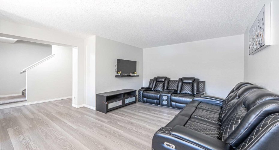 24 Cityscape Avenue, Calgary, Alberta T3N 0P9, 2 Bedrooms Bedrooms, ,2 BathroomsBathrooms,Residential,For Sale,Cityscape,A2302404