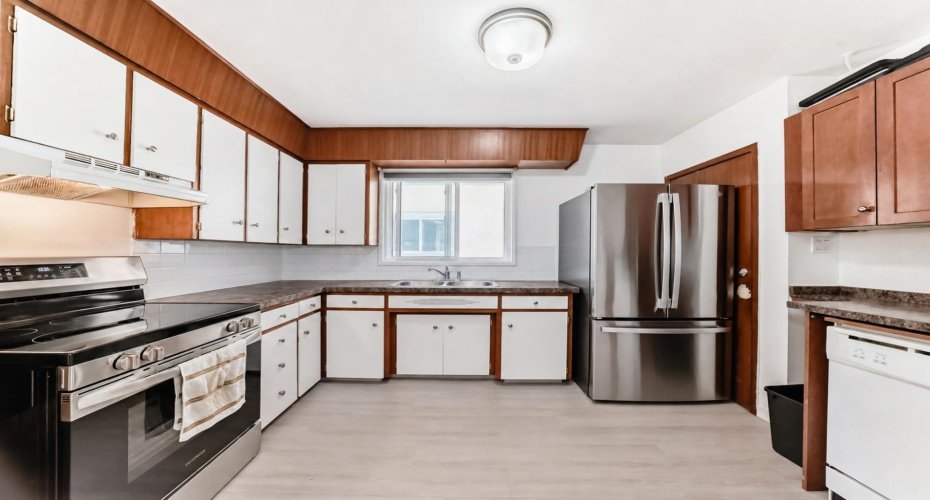 417 37 Street, Calgary, Alberta T3C 1R7, 3 Bedrooms Bedrooms, ,1 BathroomBathrooms,Residential,For Sale,37,A2306857