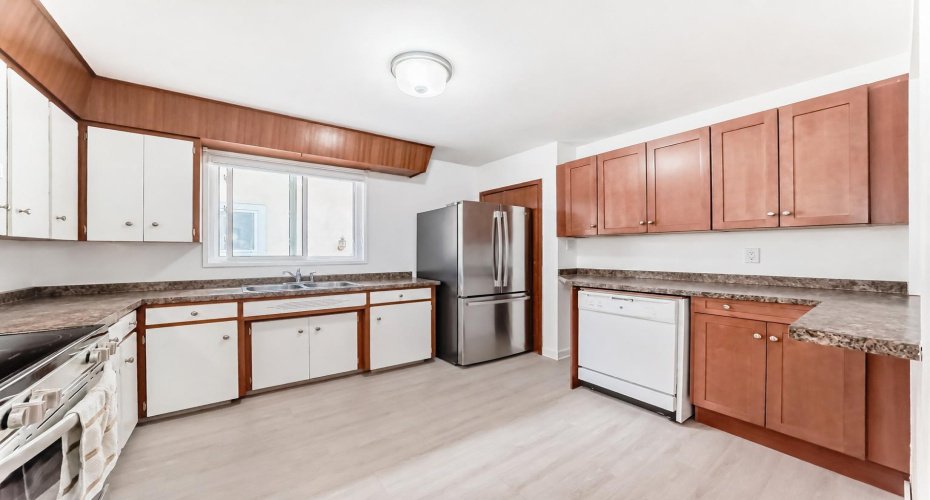 417 37 Street, Calgary, Alberta T3C 1R7, 3 Bedrooms Bedrooms, ,1 BathroomBathrooms,Residential,For Sale,37,A2306857