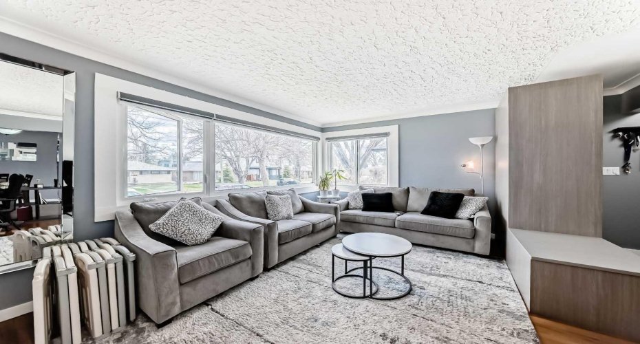417 37 Street, Calgary, Alberta T3C 1R7, 3 Bedrooms Bedrooms, ,1 BathroomBathrooms,Residential,For Sale,37,A2306857