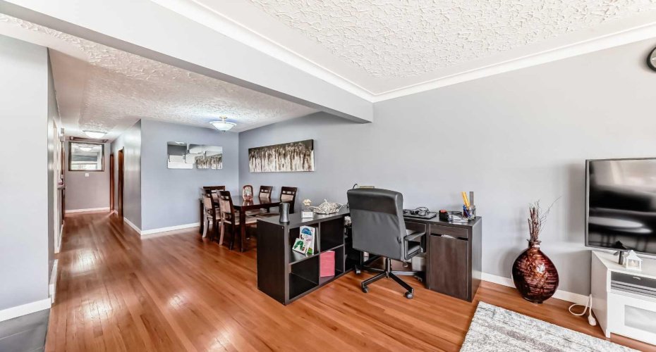 417 37 Street, Calgary, Alberta T3C 1R7, 3 Bedrooms Bedrooms, ,1 BathroomBathrooms,Residential,For Sale,37,A2306857