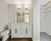 Ensuite bathroom w/ walk-in-closet