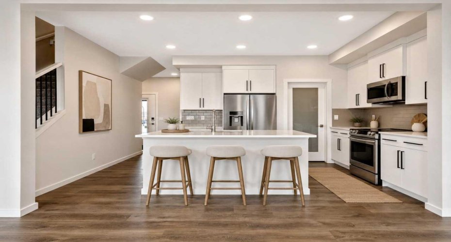 A bright and central kitchen, perfect for entertaining! -Virtually staged for illutration purposes. Decor & furniture not included.