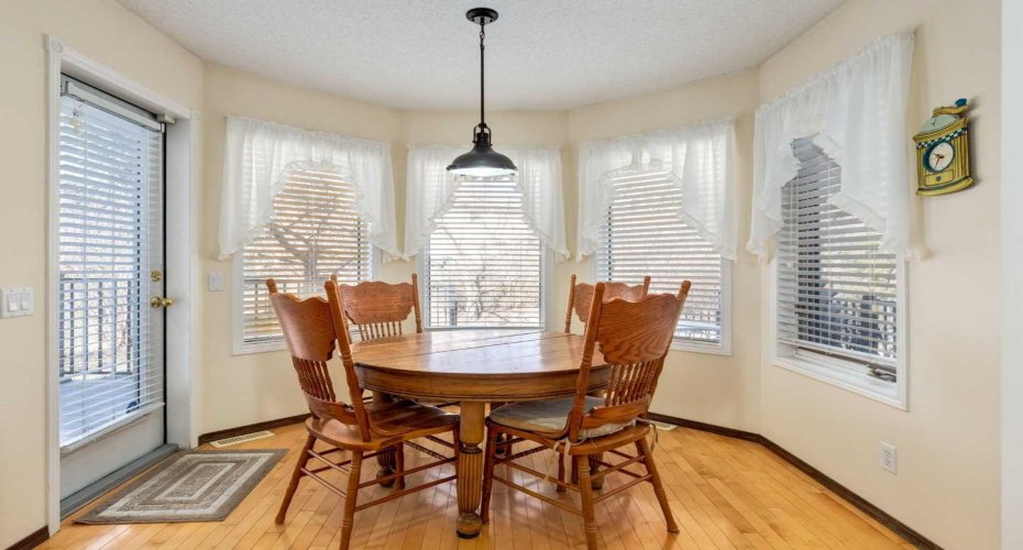 83 Gleneagles Close, Cochrane, Alberta T4C1N7, 4 Bedrooms Bedrooms, ,4 BathroomsBathrooms,Residential,For Sale,Gleneagles,A2304283