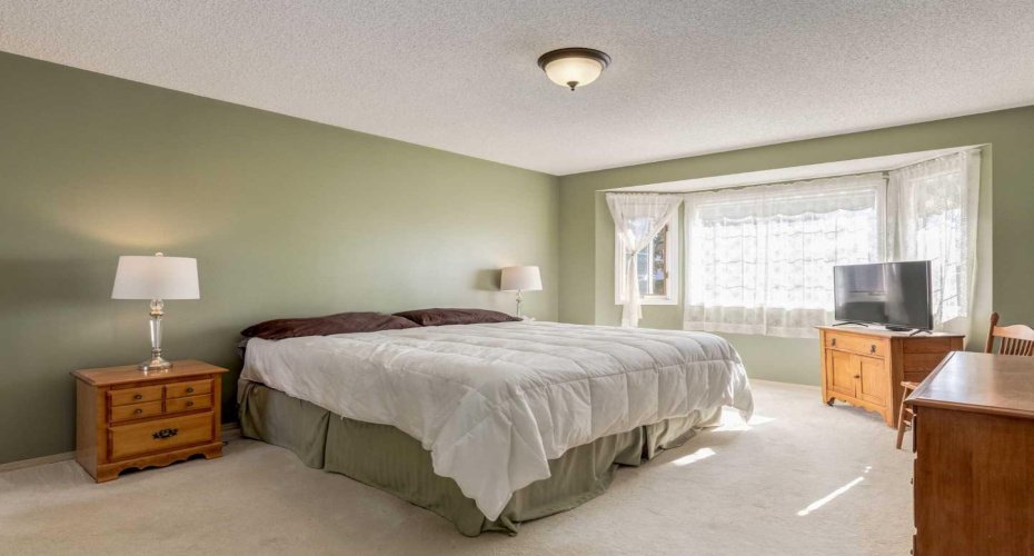 83 Gleneagles Close, Cochrane, Alberta T4C1N7, 4 Bedrooms Bedrooms, ,4 BathroomsBathrooms,Residential,For Sale,Gleneagles,A2304283