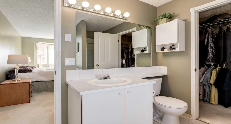 83 Gleneagles Close, Cochrane, Alberta T4C1N7, 4 Bedrooms Bedrooms, ,4 BathroomsBathrooms,Residential,For Sale,Gleneagles,A2304283